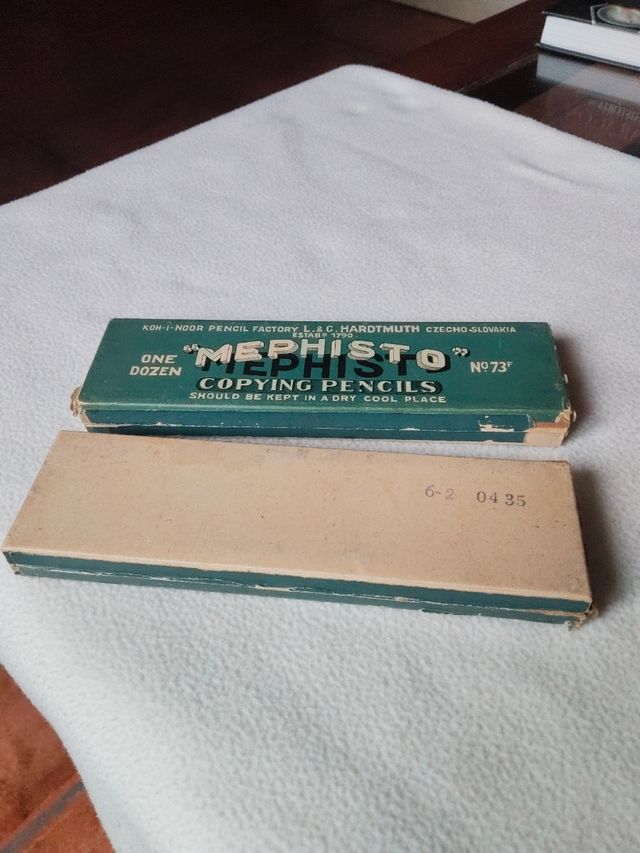 2 cajas de lápices Mephisto 73F