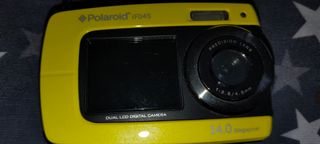 Camara Polaroid agua