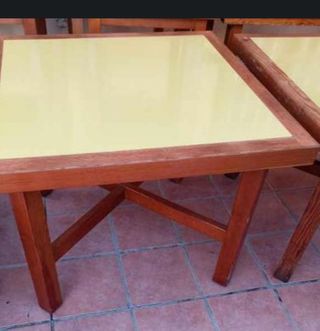 Mesas de maderaVENDO O CAMBIO POR ALGO QE INTERESE