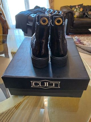 Stivaletto nero Cult.