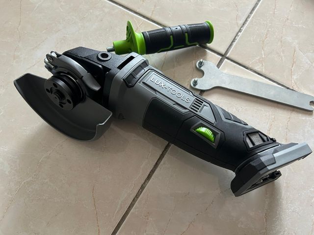 Smerigliatrice angolare a batteria LUX 1 da 20 V
