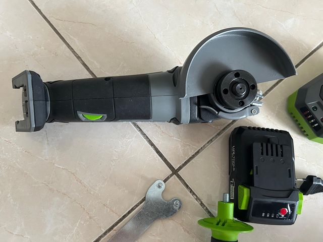 Smerigliatrice angolare a batteria LUX 1 da 20 V