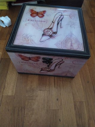 Precioso Bahúl, caja de tesoros, nueva.