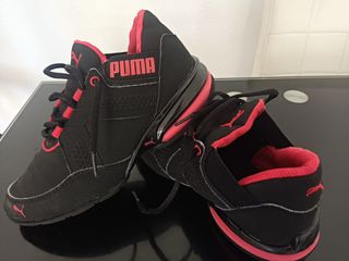 Botas de fútbol y deportivas