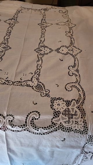 Tovaglia in cotone con ricamo