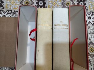 Pareja de biblias años 60