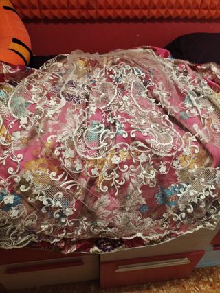 Traje de fallera fucsia. 