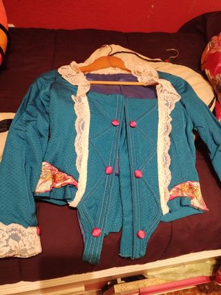 Traje de fallera fucsia. 