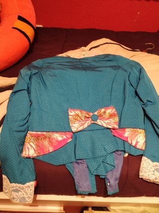 Traje de fallera fucsia. 