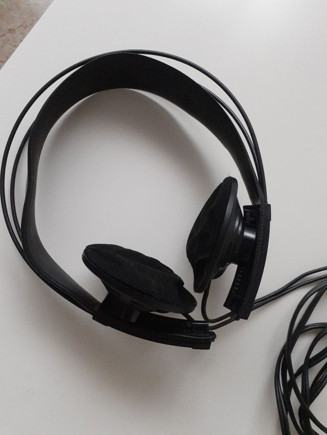 AURICULARES AKG K130