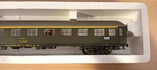 Coche Roco H0 (1/100) Renfe serie 8000 verde 1a cl