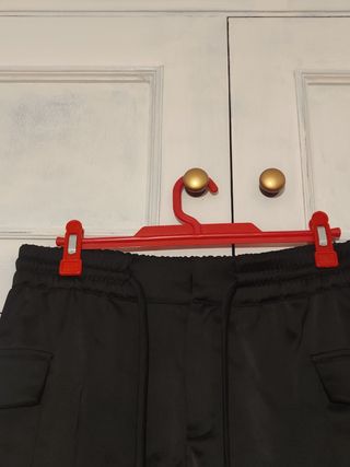 Short fluido negro de Zara