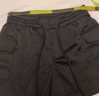 Short fluido negro de Zara