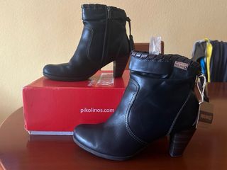 Botines negros Pikolinos