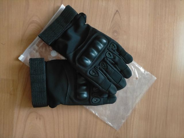 Guantes tácticos Talla "M". A Estrenar!