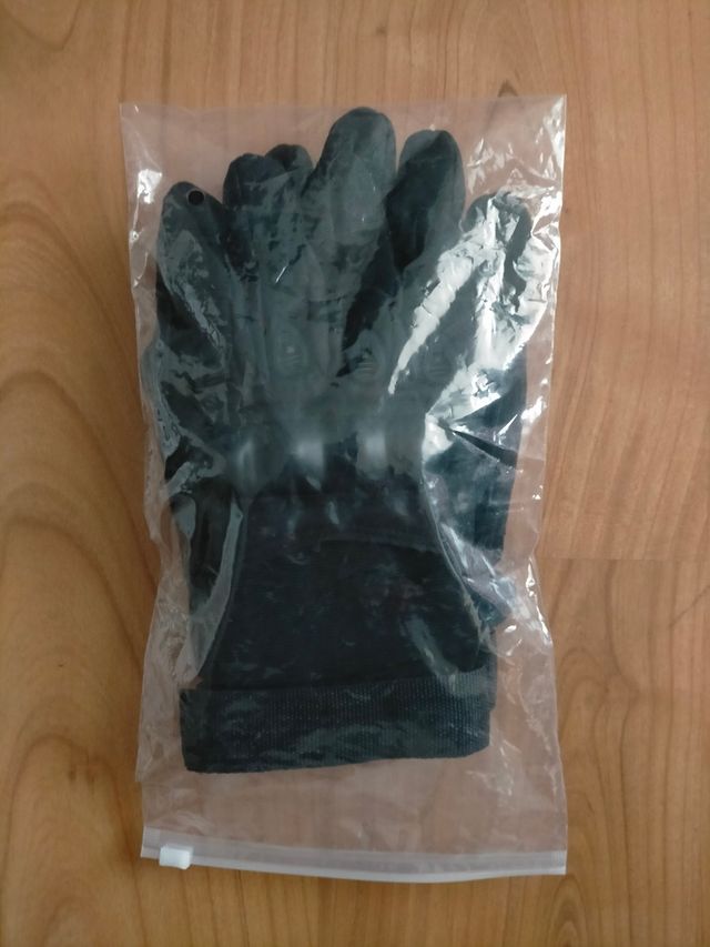 Guantes tácticos Talla "M". A Estrenar!