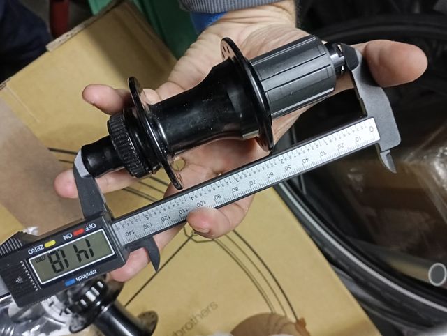 coppia mozzi non boost mtb 15x100 12x142 32 fori