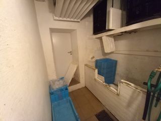 R-7937578 Traspaso Pescaderia con salida de humos