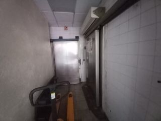 R-7937578 Traspaso Pescaderia con salida de humos