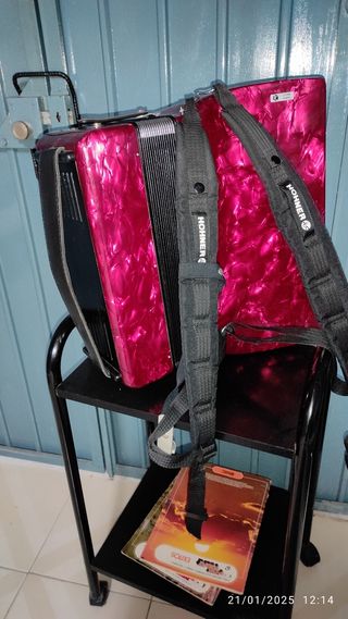 Acordeón HONNER Bravo III 72