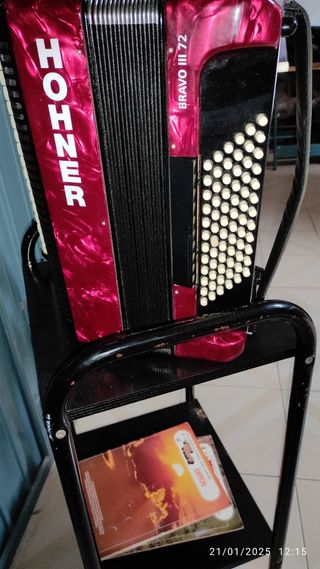 Acordeón HONNER Bravo III 72