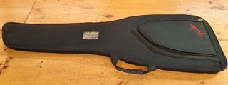 FENDER FUNDA / MOCHILA ACOLCHADA BAJO ELÉCTRICO