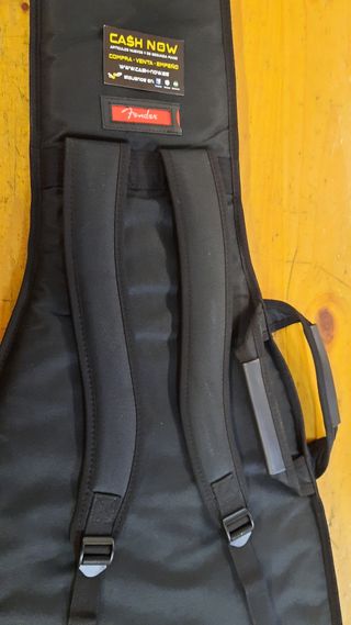 FENDER FUNDA / MOCHILA ACOLCHADA BAJO ELÉCTRICO