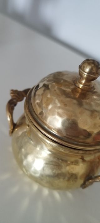 Zuccheriera antica in ottone