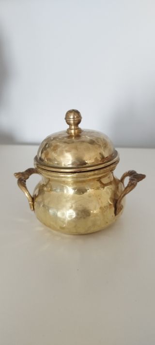 Zuccheriera antica in ottone