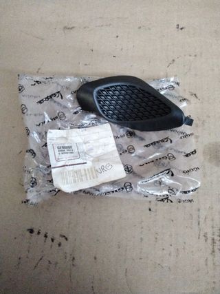 959353000G - Rejilla izquierda Piaggio Nrg