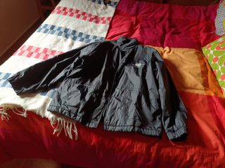 Cazadora impermeable 