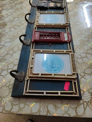 -Perchero pared forma antigua .