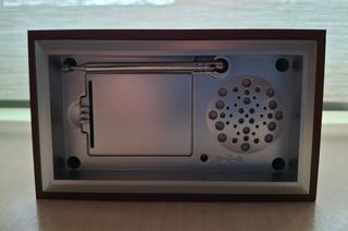 Radio portátil madera Vintage NUEVA. Led parpadea