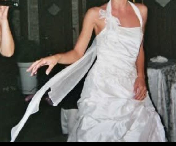 Abito da sposa Linea Raffaelli e velo