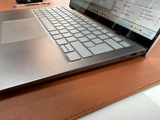 Portátil Inspiron 14 2 en 1 #4Y6A01