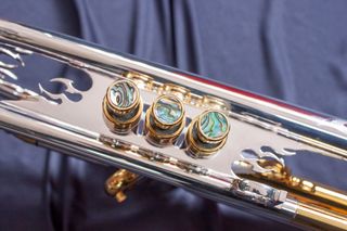 Trompeta Apolo Trumpet "Fuego" Plateada y dorada
