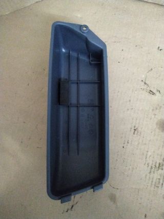 621978 - Tapa batería Piaggio Fly