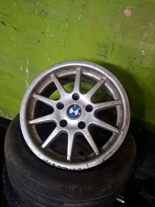 Tres llantas 15 pulgadas bmw