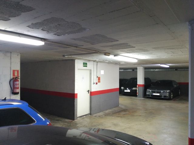 Parquing coche pequeño