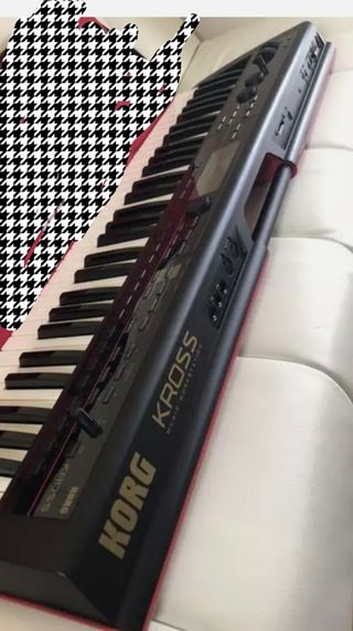 Teclado Korg kross