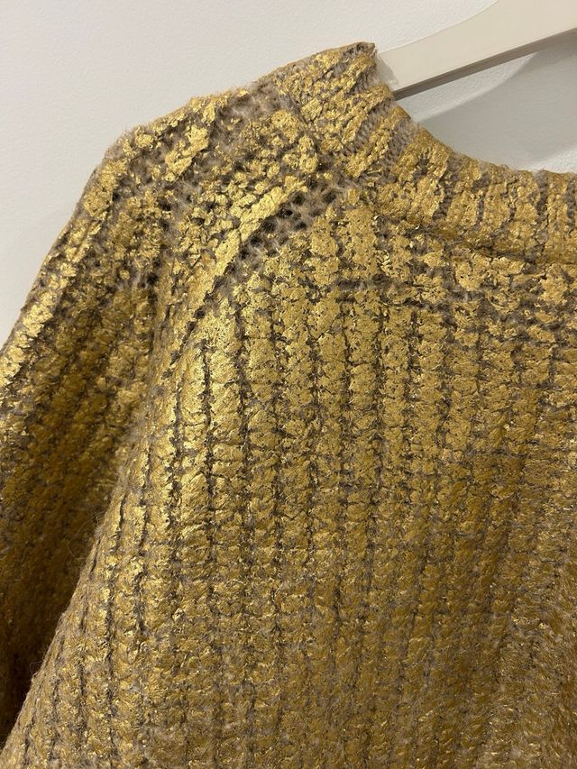 Jersey dorado equivale L