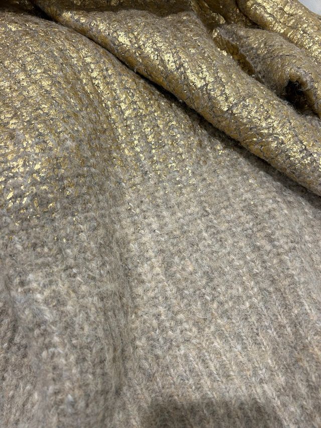 Jersey dorado equivale L