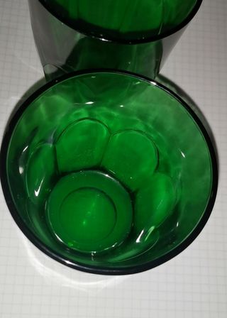 Agua. Base heptagonal. 2 vasos antiguos