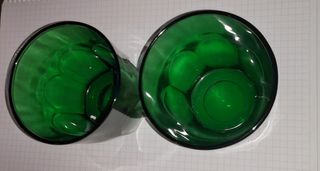 Agua. Base heptagonal. 2 vasos antiguos