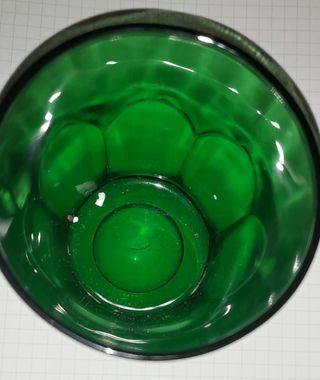 Agua. Base heptagonal. 2 vasos antiguos