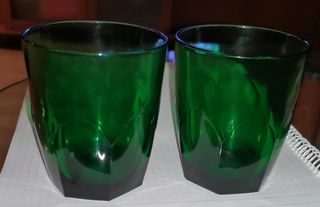 Agua. Base heptagonal. 2 vasos antiguos