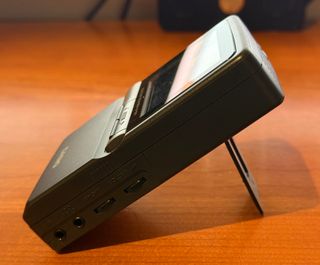 EV-500 LCD COLOR TELEVISION