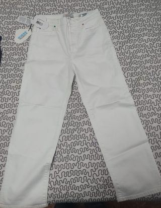 Guess con etiqueta pantalón FRIENDSWITHYOU