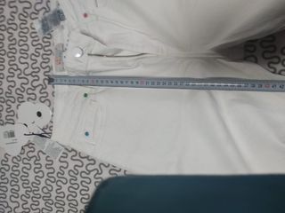 Guess con etiqueta pantalón FRIENDSWITHYOU