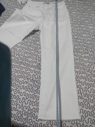 Guess con etiqueta pantalón FRIENDSWITHYOU